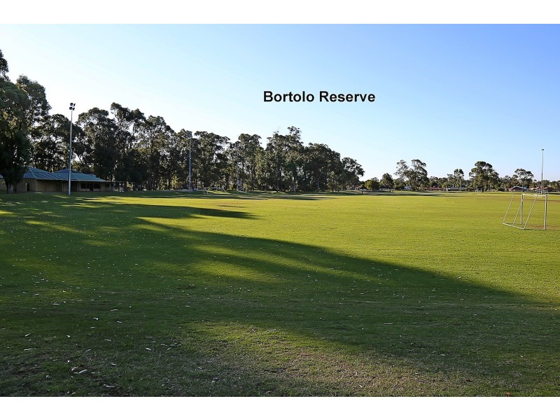 1/1 Elegant Drive, Greenfields WA 6210