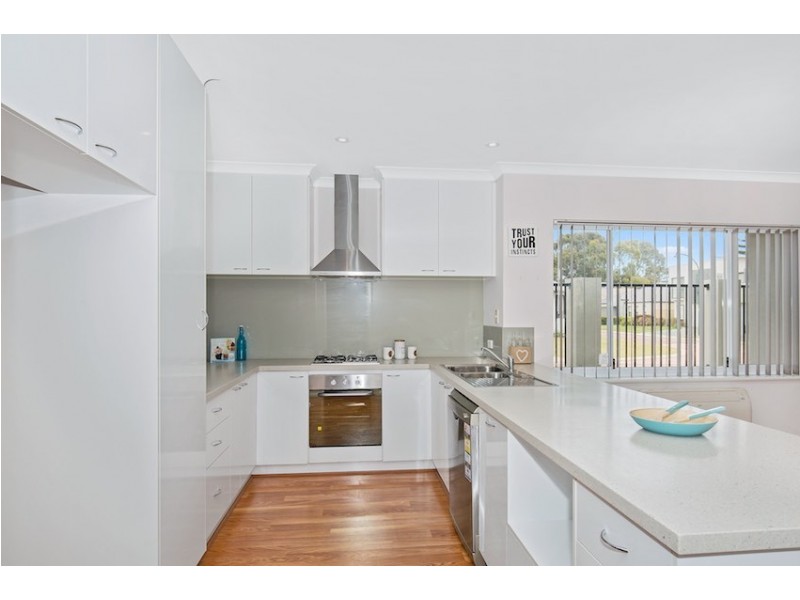 28 Kardan Loop, Falcon WA 6210