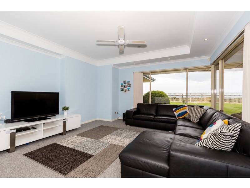 50 Ronsard Drive, San Remo WA 6210