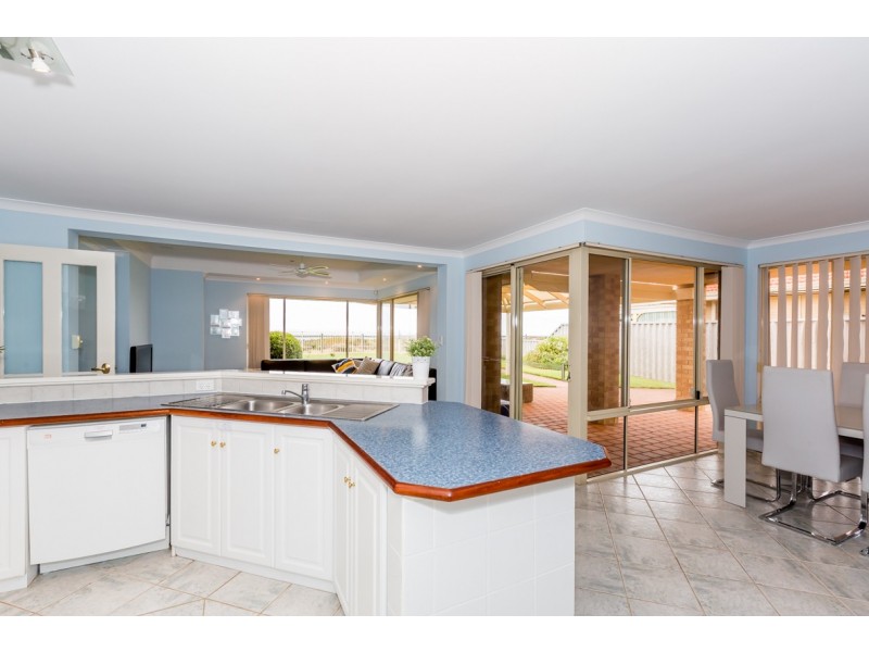 50 Ronsard Drive, San Remo WA 6210