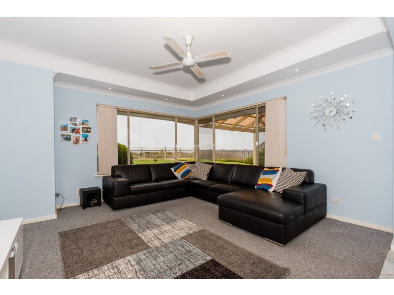 50 Ronsard Drive, San Remo WA 6210