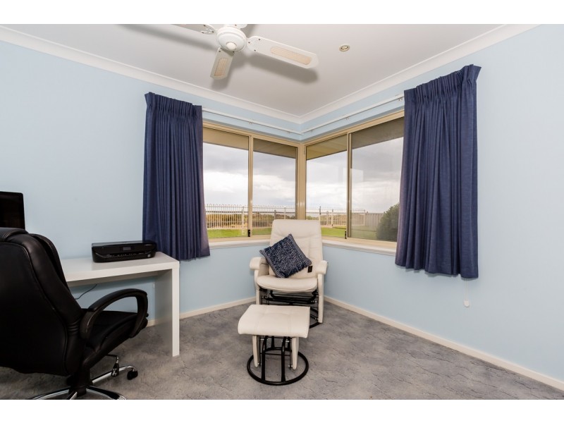 50 Ronsard Drive, San Remo WA 6210