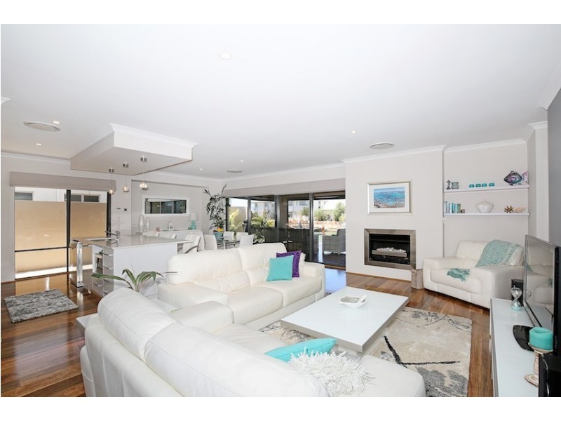 20 Gael Place, Dudley Park WA 6210