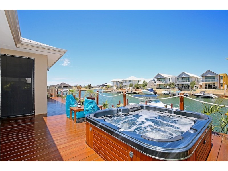 20 Gael Place, Dudley Park WA 6210