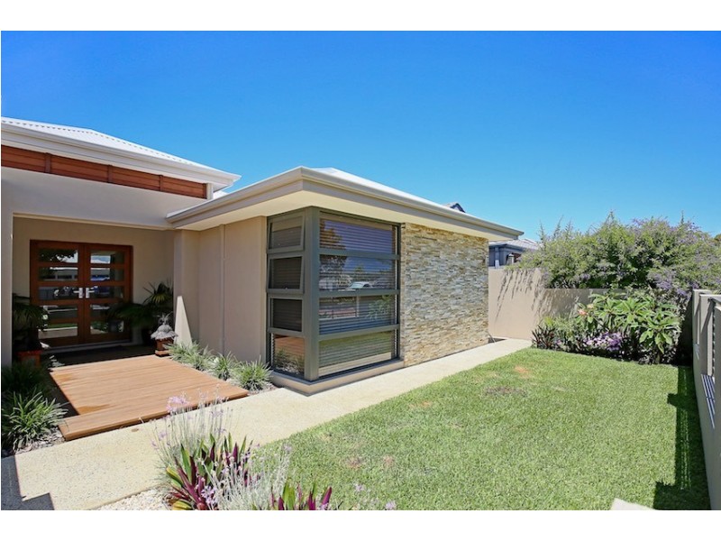 20 Gael Place, Dudley Park WA 6210