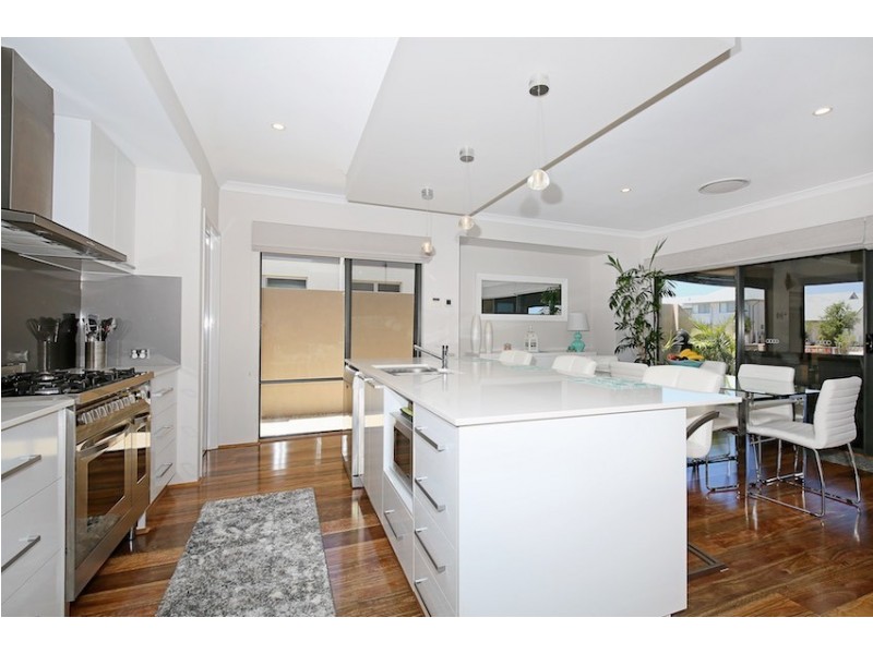 20 Gael Place, Dudley Park WA 6210