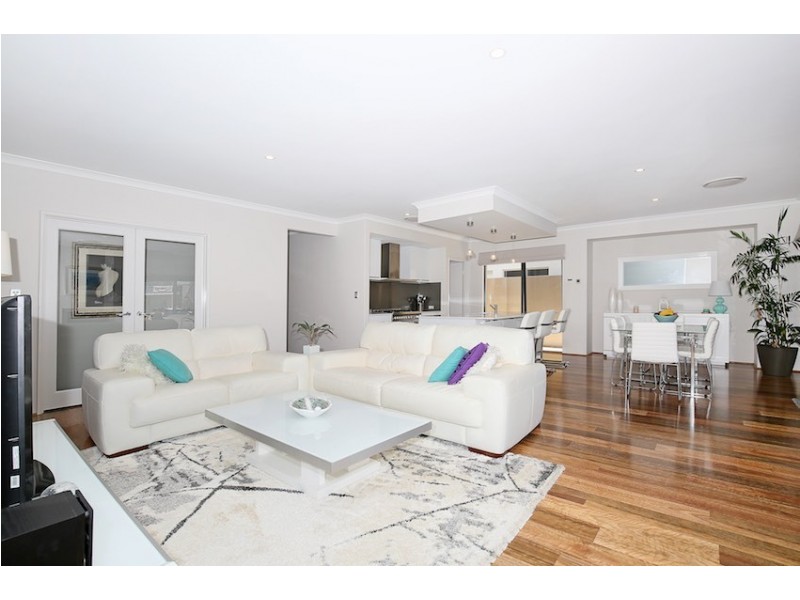 20 Gael Place, Dudley Park WA 6210