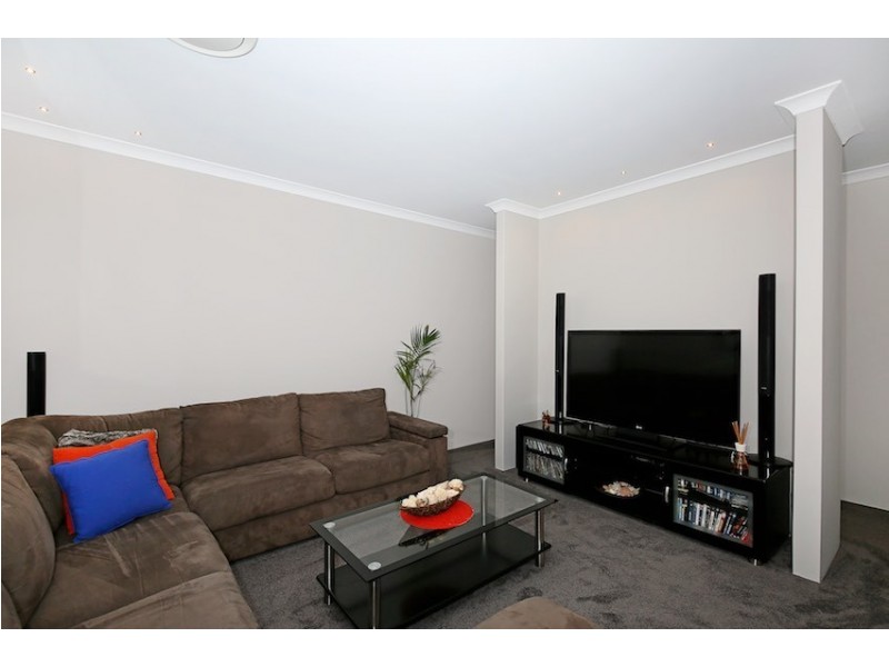 20 Gael Place, Dudley Park WA 6210