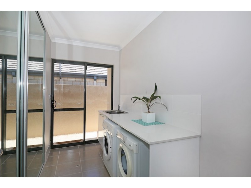 20 Gael Place, Dudley Park WA 6210