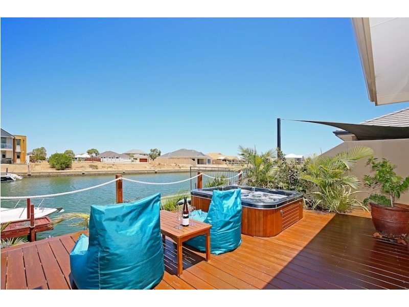 20 Gael Place, Dudley Park WA 6210