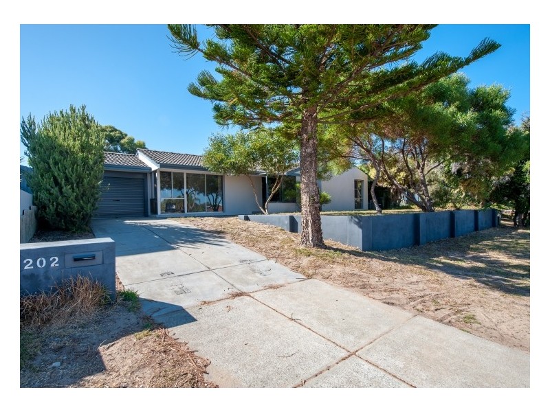 202 McLarty Road, Halls Head WA 6210