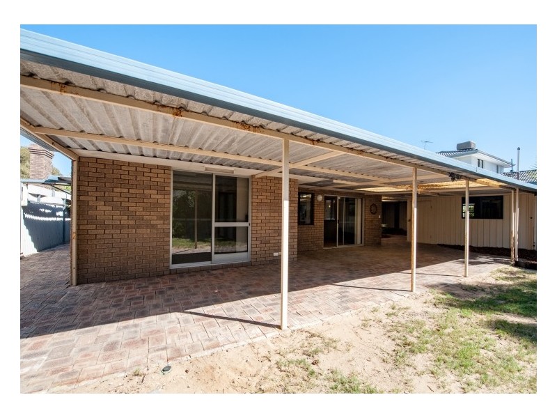 202 McLarty Road, Halls Head WA 6210