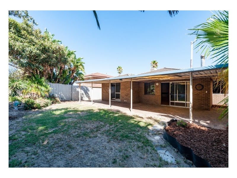 202 McLarty Road, Halls Head WA 6210