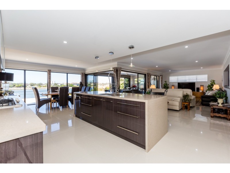 31 Australis Circle, Wannanup WA 6210