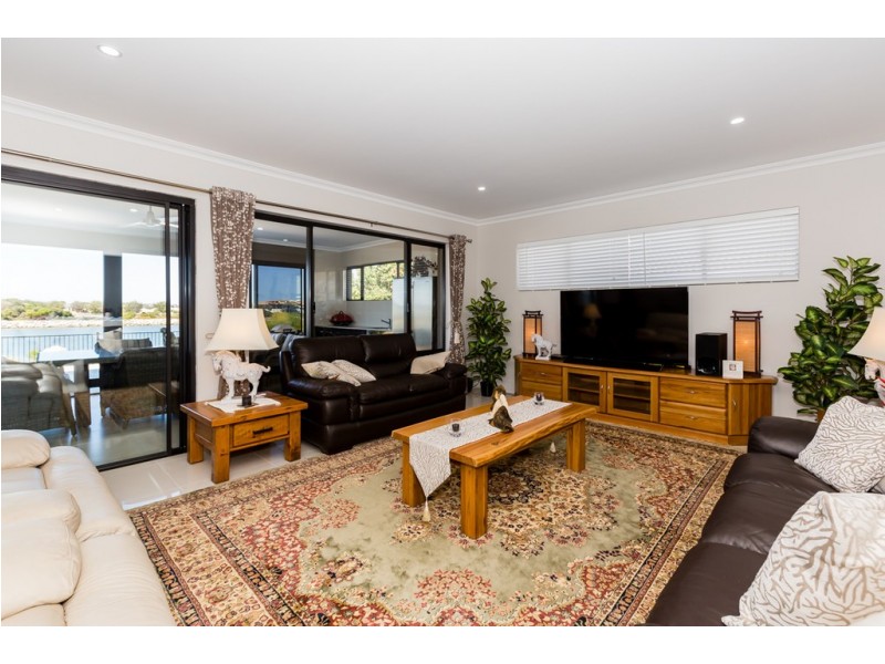 31 Australis Circle, Wannanup WA 6210
