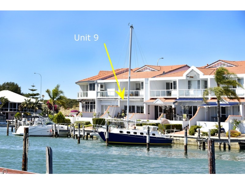 9/20 Baruna Court, Halls Head WA 6210