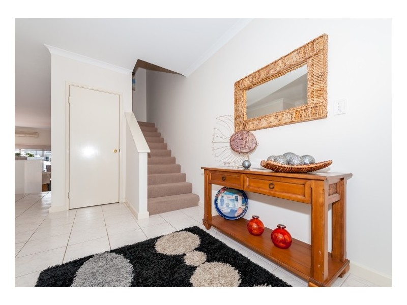 9/20 Baruna Court, Halls Head WA 6210