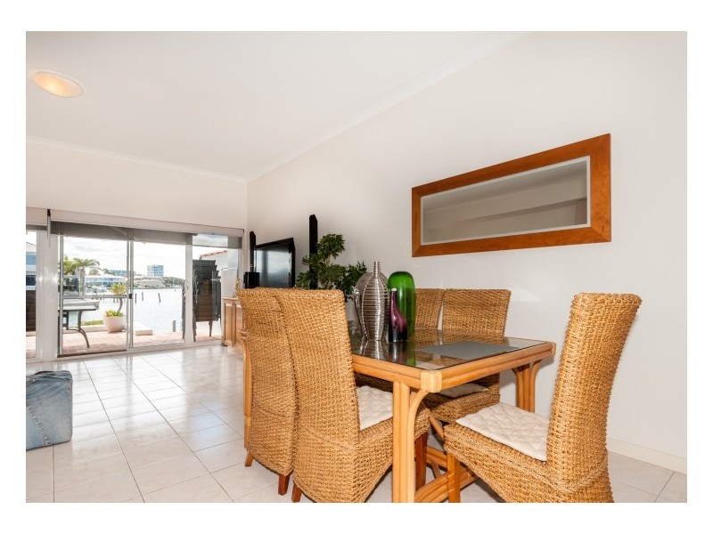 9/20 Baruna Court, Halls Head WA 6210