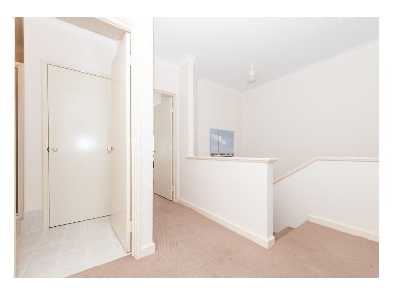 9/20 Baruna Court, Halls Head WA 6210