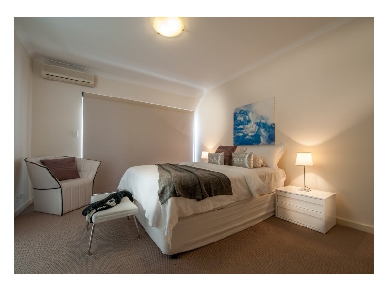 9/20 Baruna Court, Halls Head WA 6210