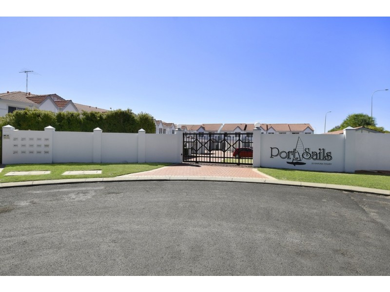 9/20 Baruna Court, Halls Head WA 6210