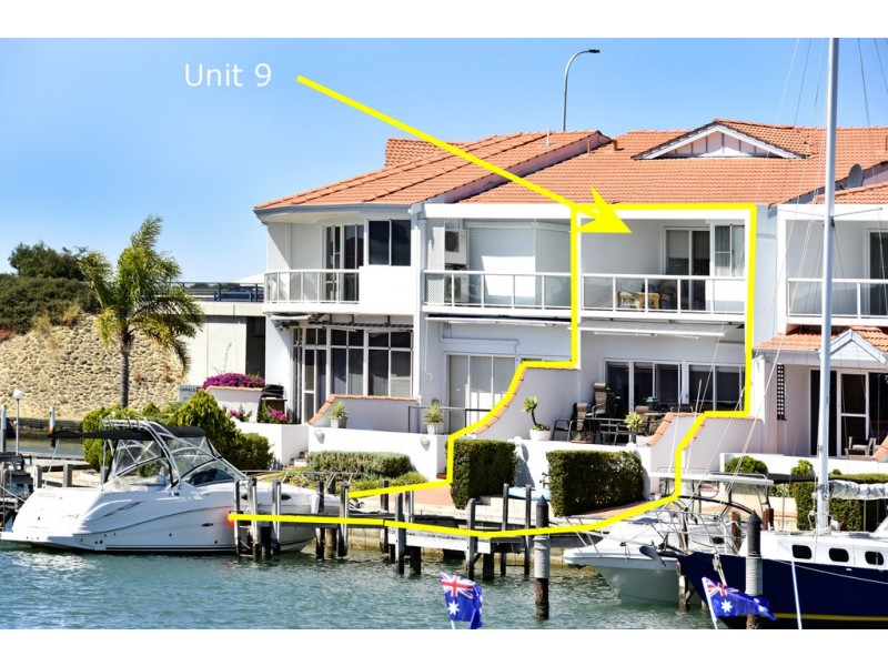 9/20 Baruna Court, Halls Head WA 6210