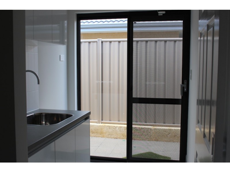 6 Wentworth Heights, Meadow Springs WA 6210