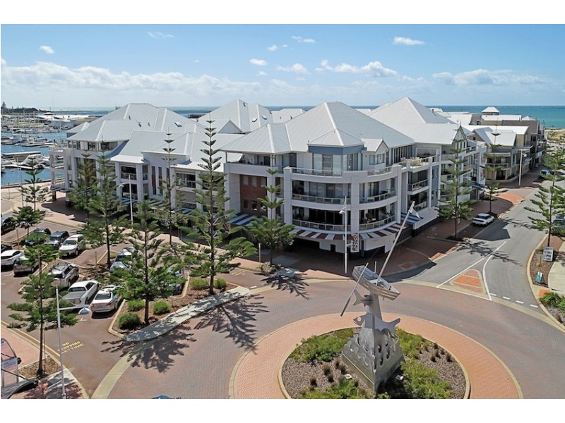 18/1 Breakwater Parade, Mandurah WA 6210