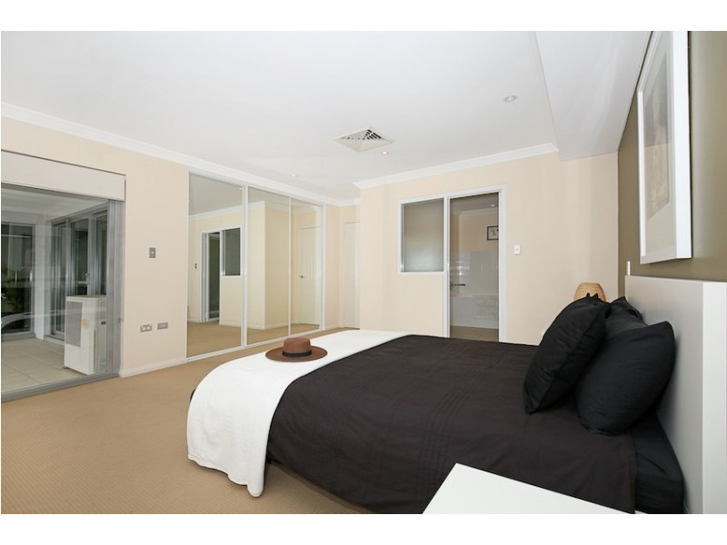 18/1 Breakwater Parade, Mandurah WA 6210