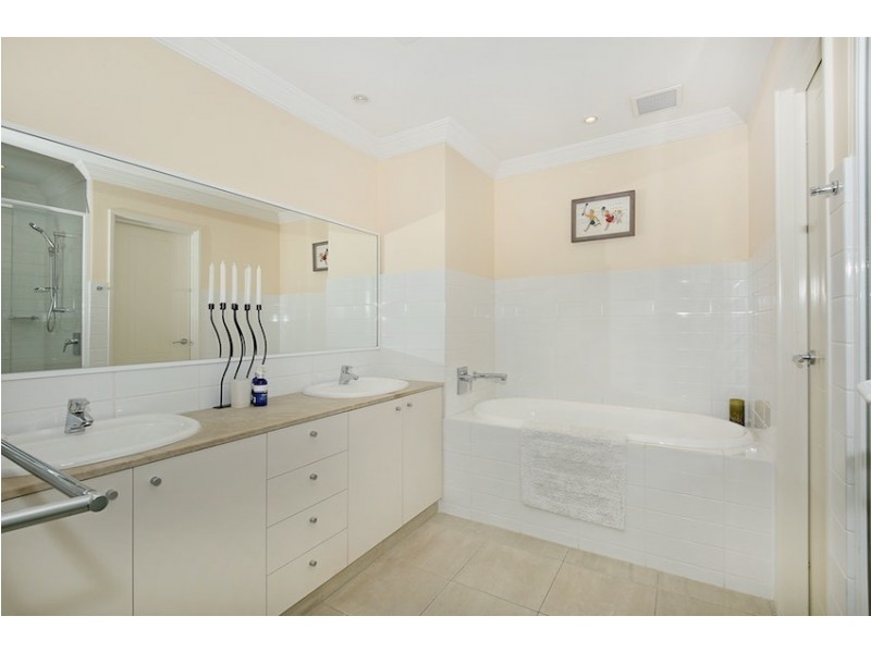 18/1 Breakwater Parade, Mandurah WA 6210