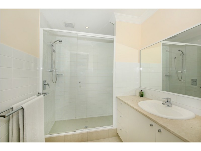 18/1 Breakwater Parade, Mandurah WA 6210