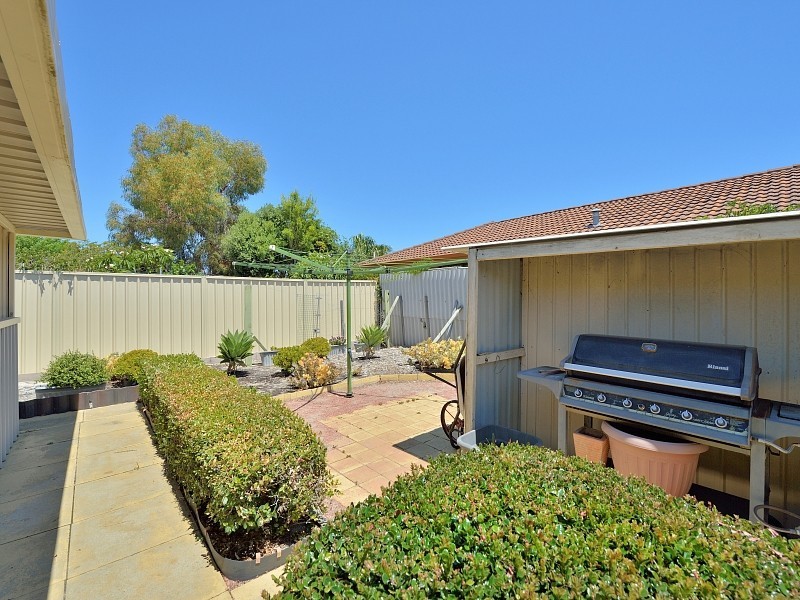 8 Deering Drive, North Yunderup WA 6208