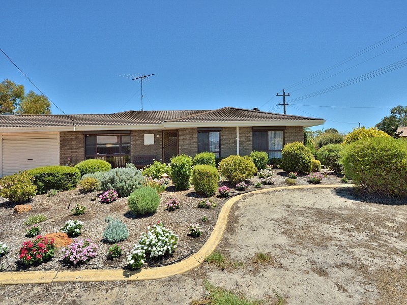 8 Deering Drive, North Yunderup WA 6208