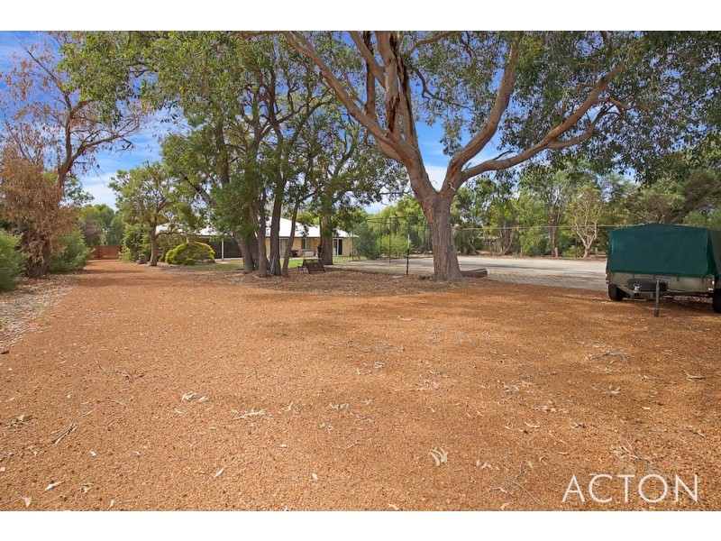 18 Silverton Crescent, Erskine WA 6210