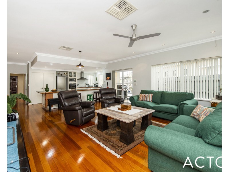 21 Sirrocco Drive, Erskine WA 6210