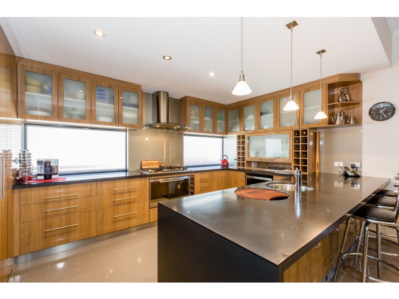 125 Hudson Drive, Dudley Park WA 6210