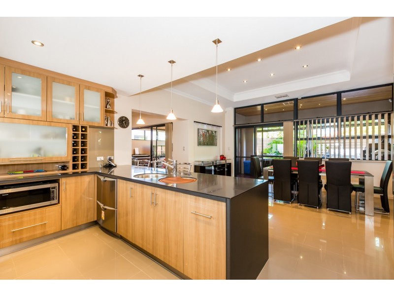 125 Hudson Drive, Dudley Park WA 6210