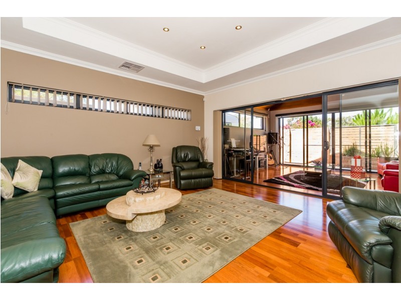 125 Hudson Drive, Dudley Park WA 6210