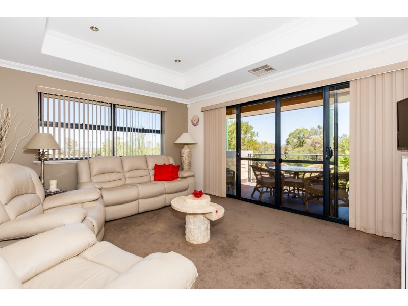 125 Hudson Drive, Dudley Park WA 6210