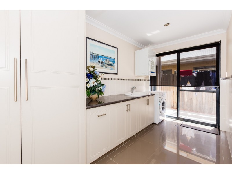 125 Hudson Drive, Dudley Park WA 6210