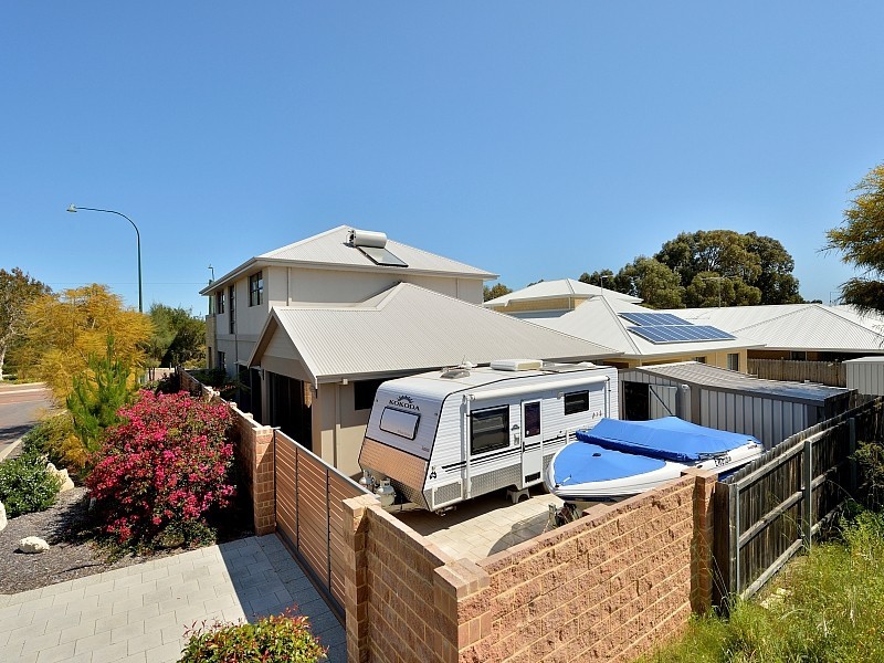 125 Hudson Drive, Dudley Park WA 6210