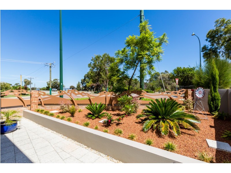 125 Hudson Drive, Dudley Park WA 6210