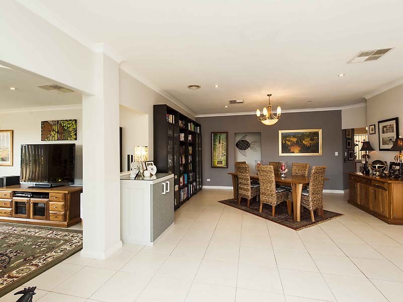 22 Ferncliffe Parkway, Meadow Springs WA 6210