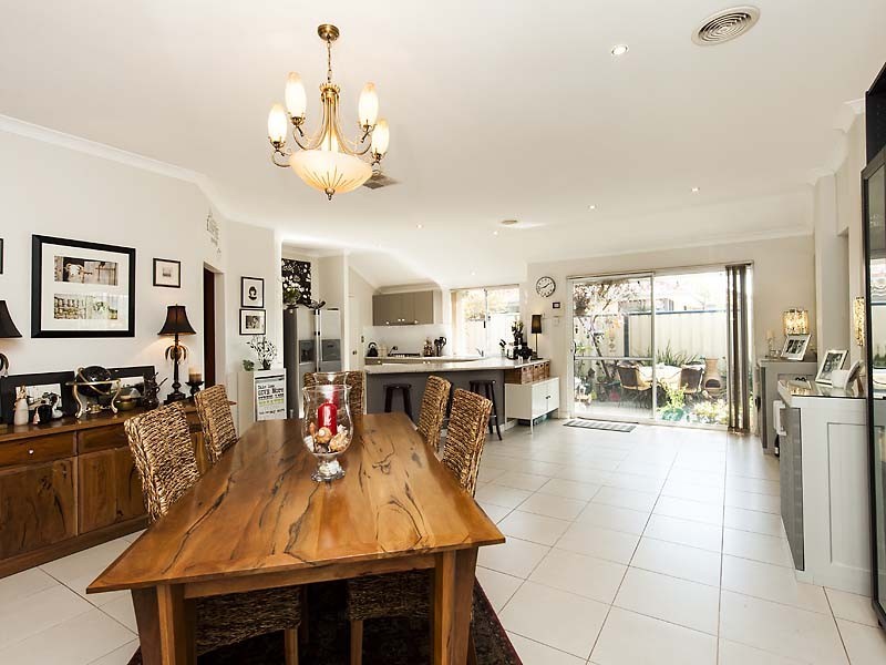 22 Ferncliffe Parkway, Meadow Springs WA 6210