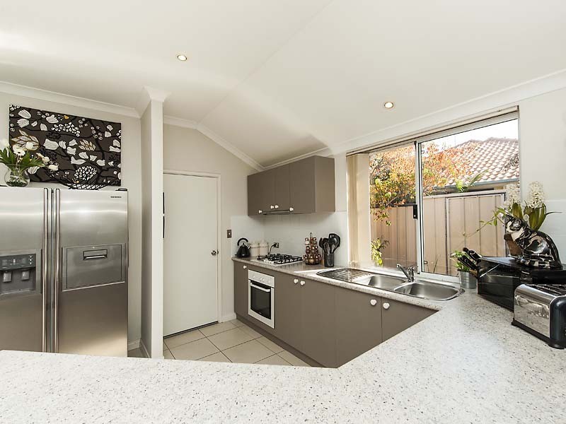 22 Ferncliffe Parkway, Meadow Springs WA 6210