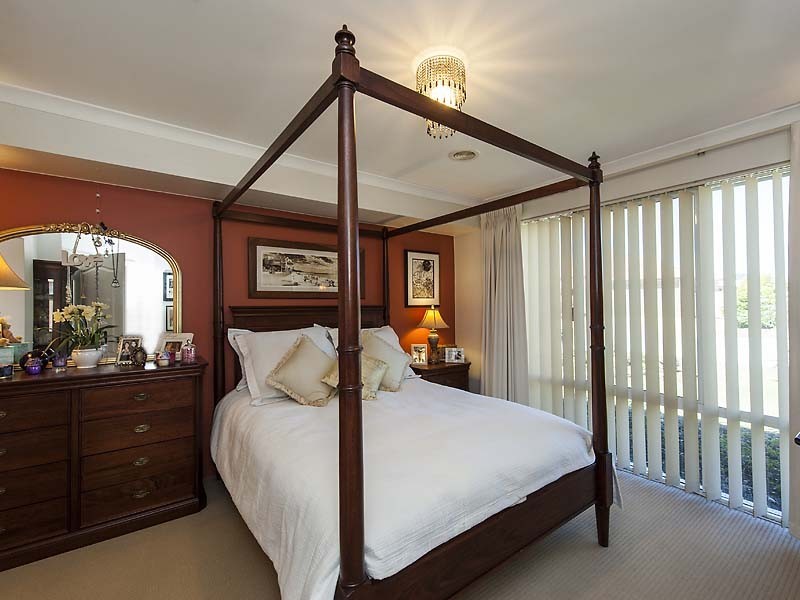 22 Ferncliffe Parkway, Meadow Springs WA 6210