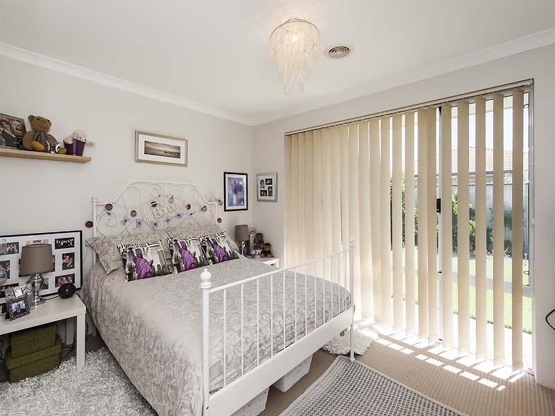 22 Ferncliffe Parkway, Meadow Springs WA 6210