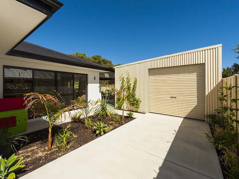 82 Flinders Street, Falcon WA 6210