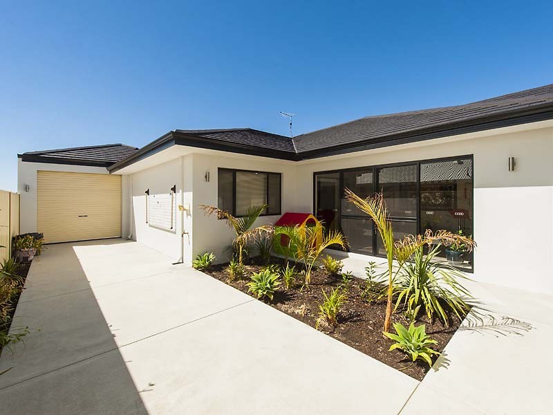 82 Flinders Street, Falcon WA 6210