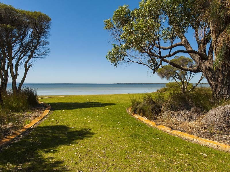 82 Flinders Street, Falcon WA 6210